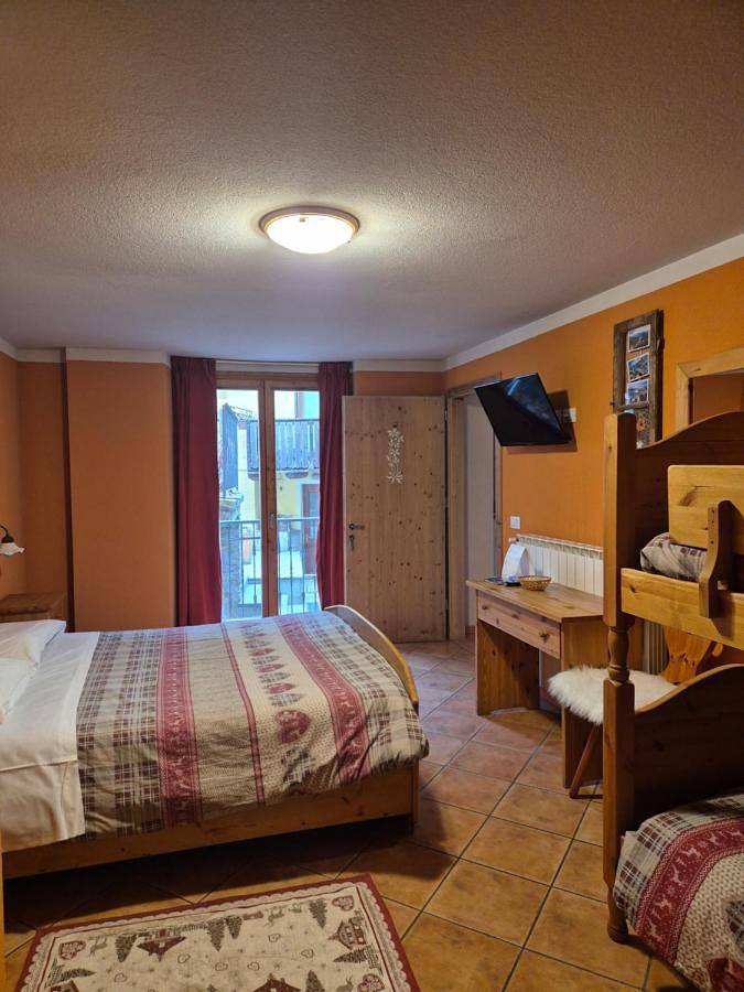 Chambre d’hôtes pour 4 personnes, avec jardin et sauna à Temù - 4
