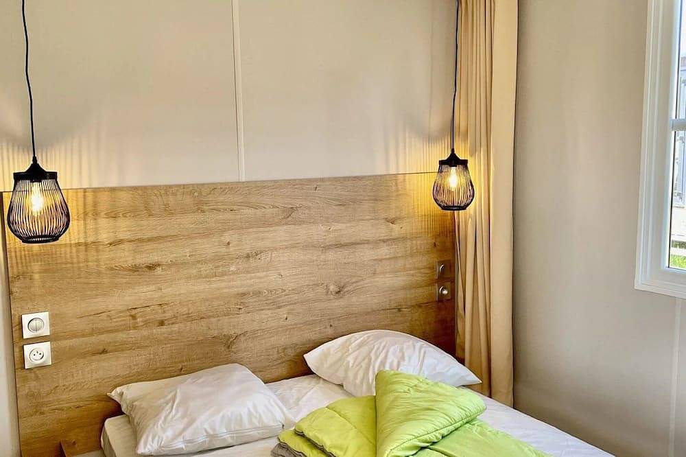 Zecamping 3 étoiles piscine couverte mobil-home Tv 30m2 in Erquy, Côte d’Émeraude