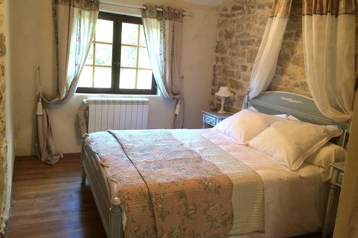 Location de vacances pour 6 personnes, avec jardin à Ferrières-les-Verreries - 3