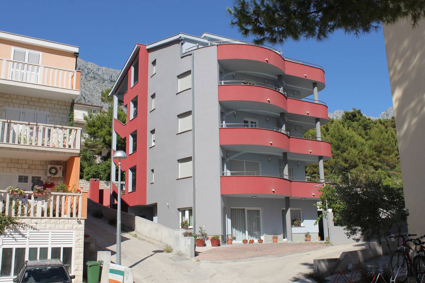 Cijeli apartman, Jednosobni apartman s balkonom Baška Voda, Makarska -b in Baska Voda, Makarska rivijera