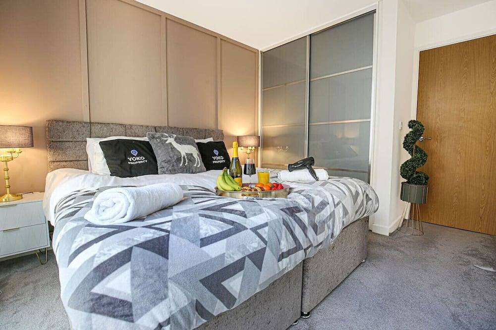 Ganze Wohnung, Stylish Apartment @ The Hub • Secure Parking • Sky Tv • Fast Wifi • Yoko Property in Milton Keynes, Südostengland