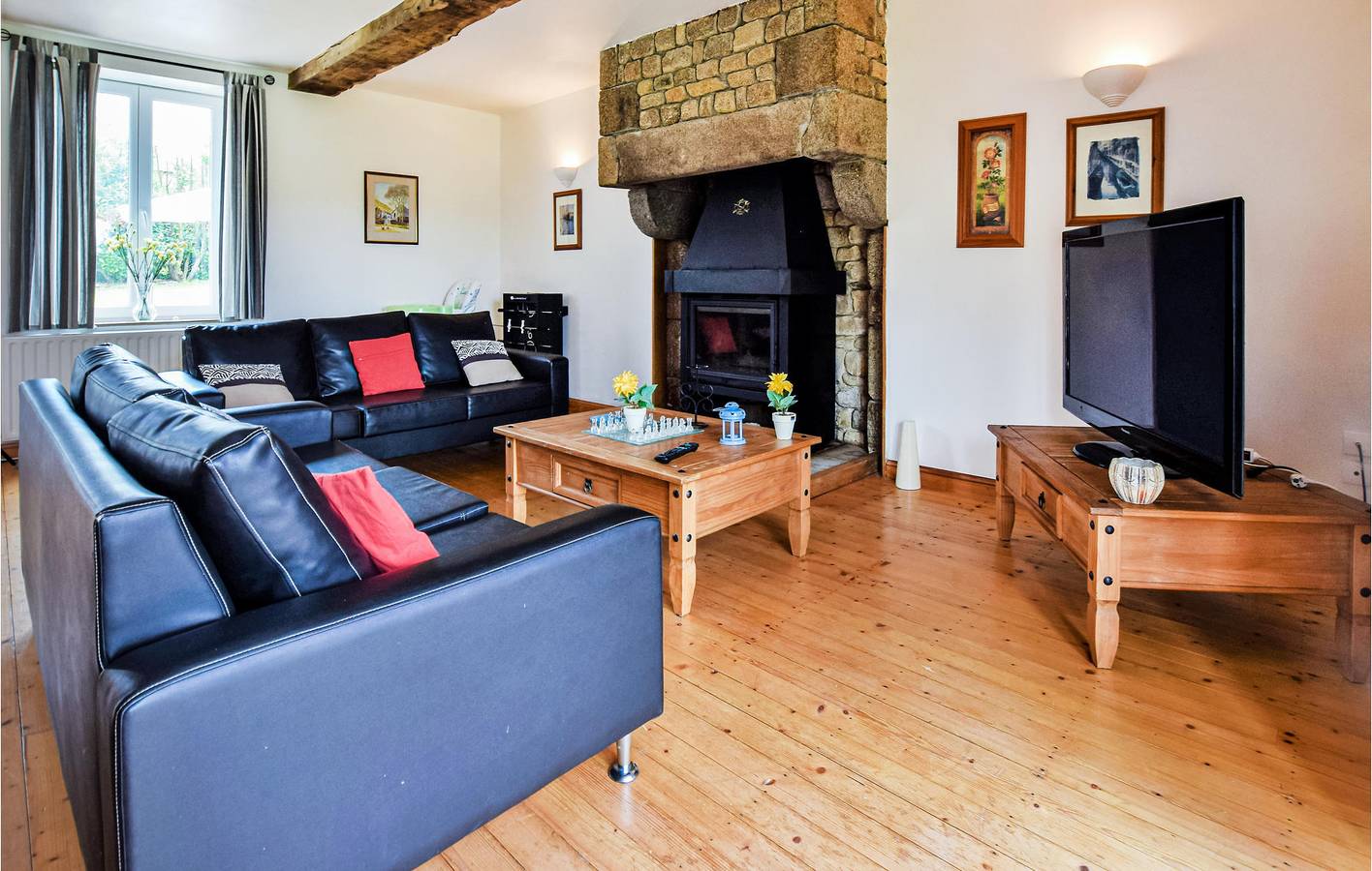 Appartement confortable de 100m2 : parking, tv, wifi, jardin, 500m de la plage in Saint-Germain-de-Tallevende-la-Lande-Vaumont, Région de Vire