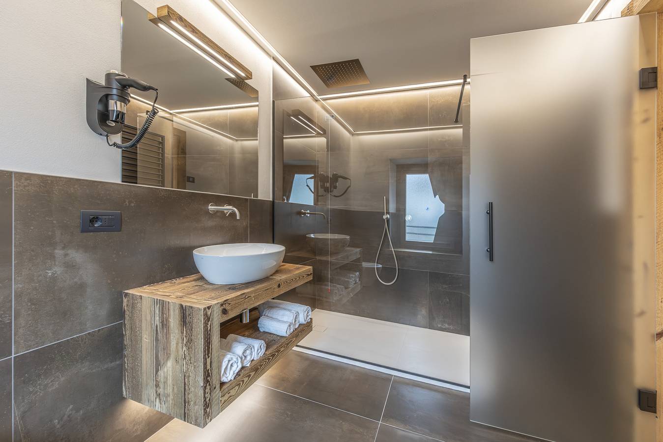 Apartamento entero, Salvans Wellness - Camera Antracite in Auronzo di Cadore, Dolomiti di Sesto