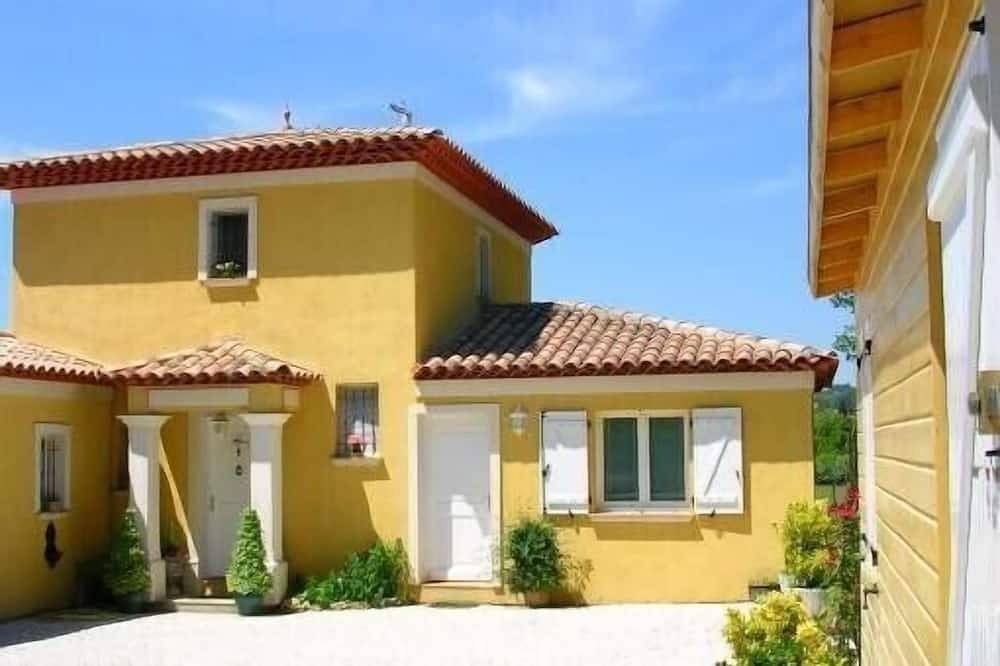 Casa de campo totalmente amueblada, en propiedad privada, tranquila. in Draguignan, Region de Draguignan