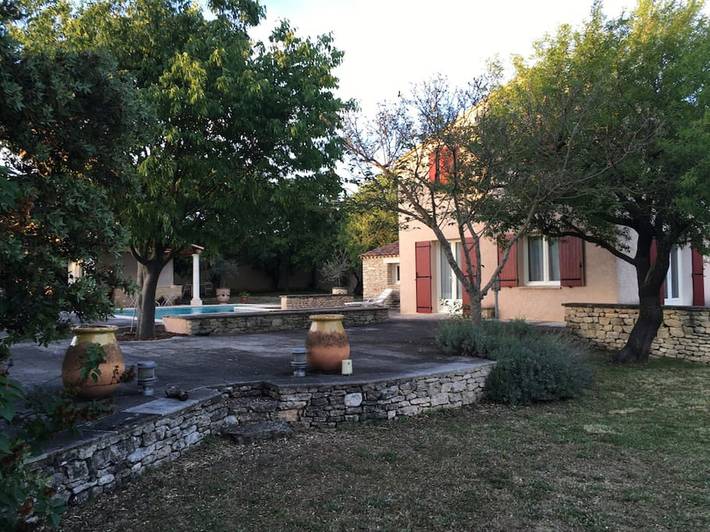 Location de vacances pour 4 personnes, avec jardin et piscine à Cabrières-d'Avignon - 2