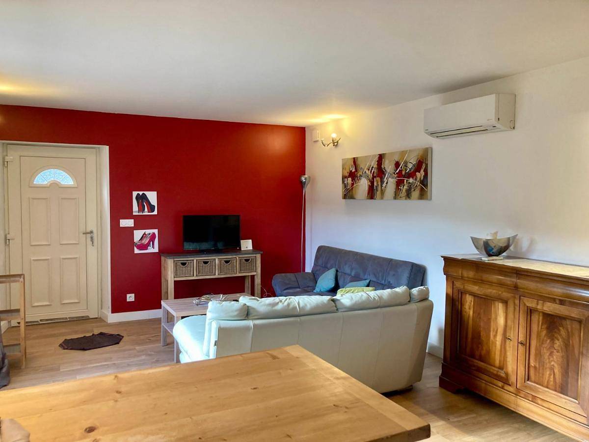 Appartement entier, One-Bedroom Apartment in Le Collet-de-Dèze, Parc national des Cévennes