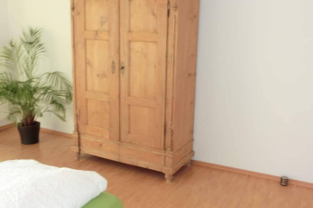 Ganze Wohnung, City- und universitätsnahe Ferienwohnung mit Pool in Toplage in Würzburg, Fränkisches Weinland