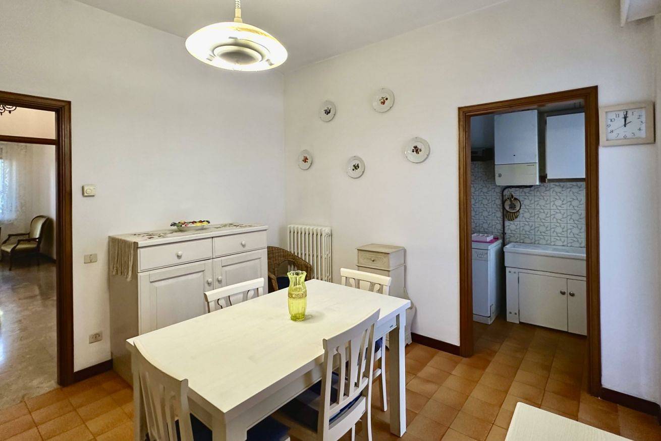 Apartamento entero, S325 - Sirolo, four-room apartment in the center with garden and parking space in Sirolo, Riviera del Conero