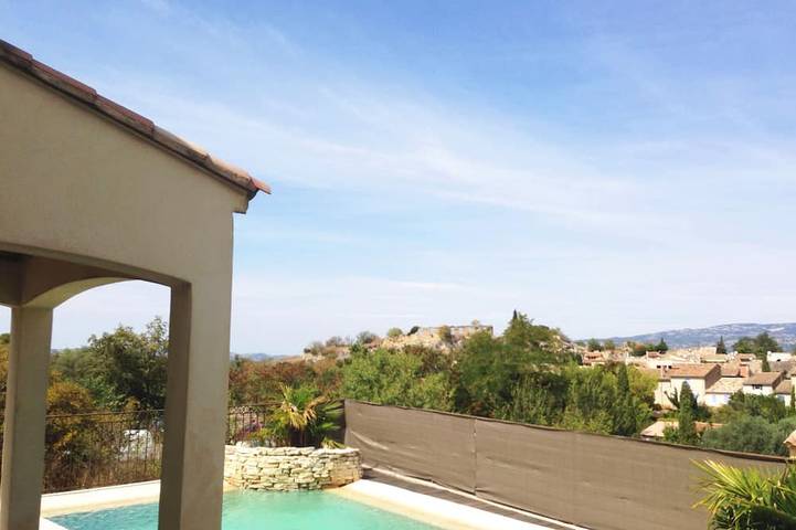 Location de vacances pour 8 personnes, avec Balcon et Jardin à Alleins