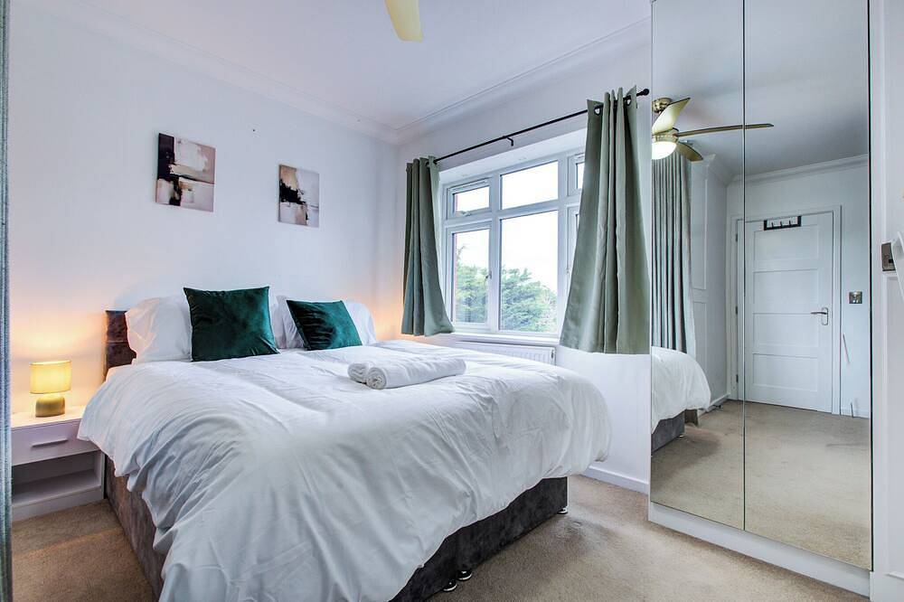 Spacious House - Heathrow, Slough, Pinewood in Iver, Colne Valley Park