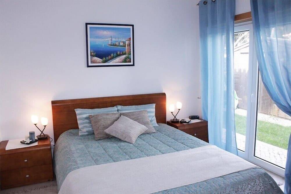 Villa Rosie - Luxusvilla mit 4 Schlafzimmern und eigenem Pool in Praia Del Rey in Amoreira, Leiria District