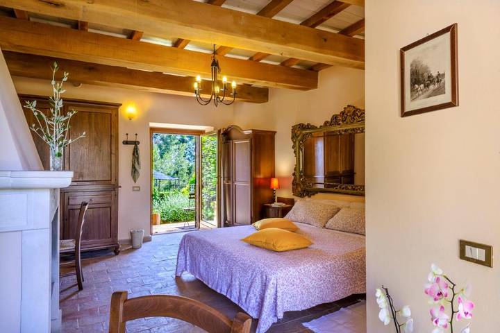 Ferienhaus für 2 Personen, mit Terrasse und Whirlpool sowie Garten und Sauna