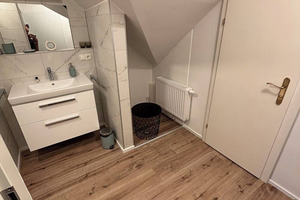 Geheel appartement, Exclusively renovated, very private but central apartment with large terrace in Sankt Wolfgang im Salzkammergut, Traunviertel