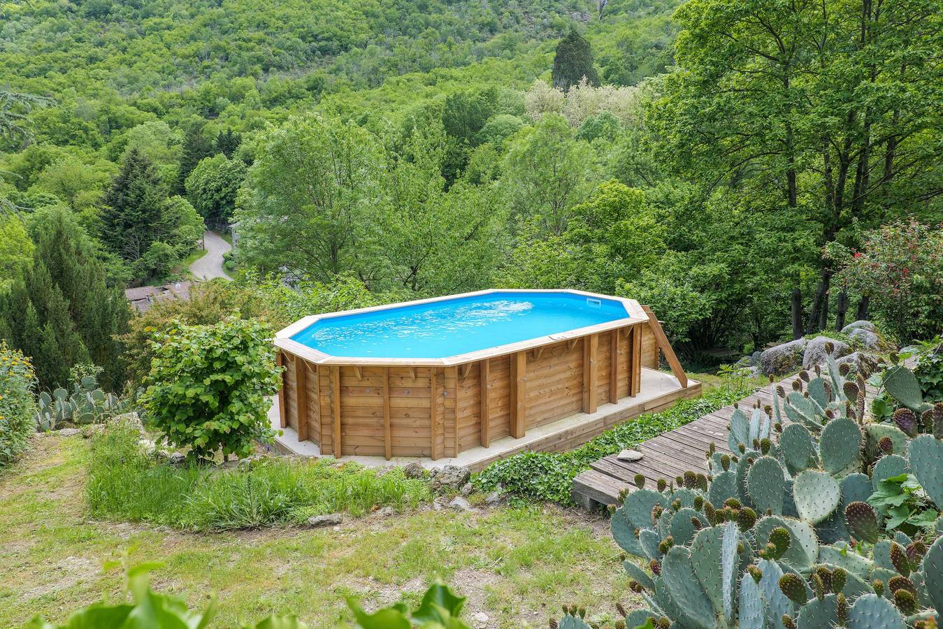 Chambre d’hôtes « La Montselgues » avec vue montagne, piscine partagée, terrasse privée in Sablières, Parc naturel régional des Monts d'Ardèche