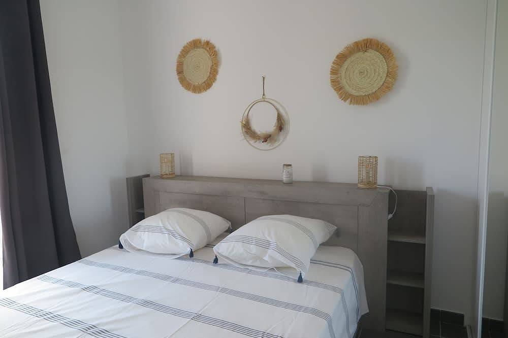 Ganze Wohnung, 4-person apartment with large terrace and sea view in L'Île-Rousse, Calvi und Umgebung