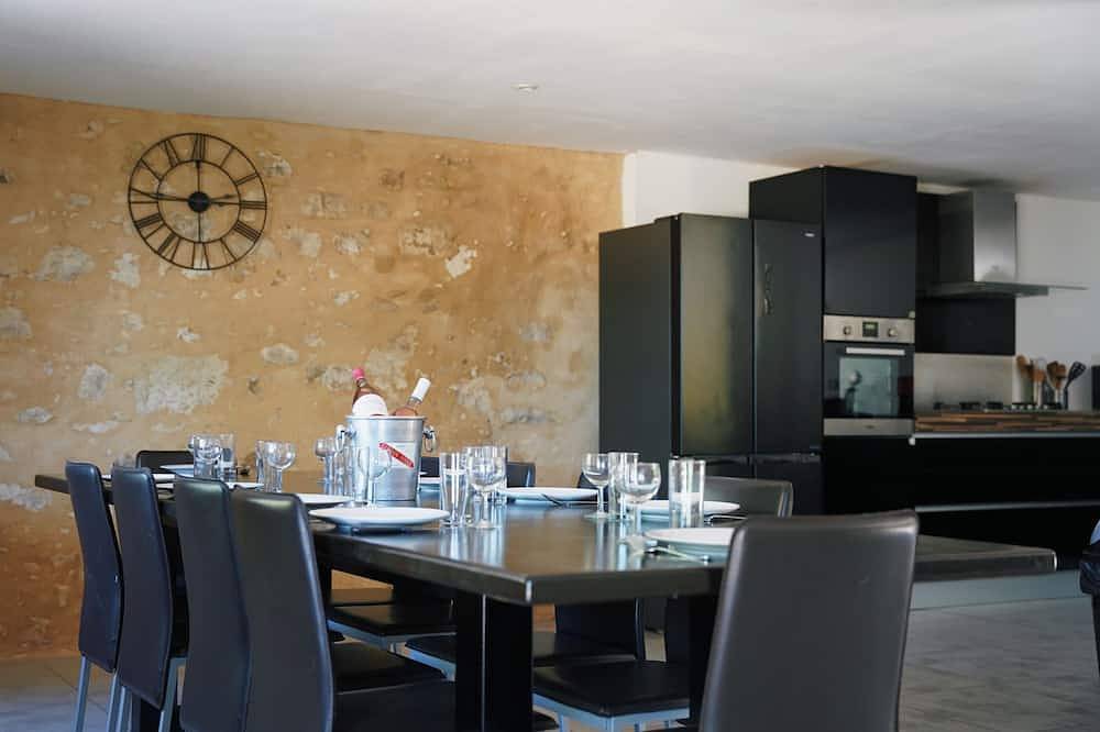 Mas en Bonnieux en el corazón del luberon 5 habitaciones (160 camas) 5 baños in Bonnieux, Parque natural regional del Luberon