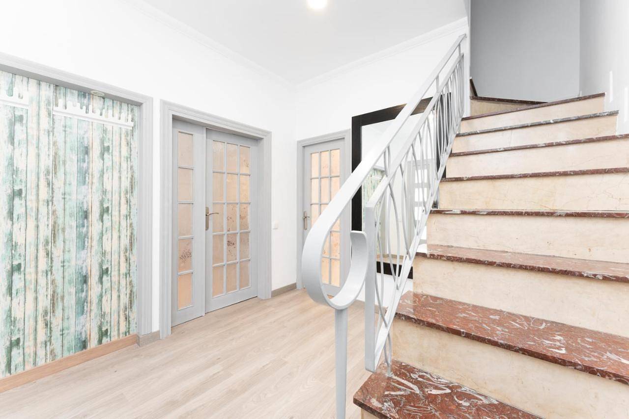 Three-Bedroom Townhouse in Barcelona Zentrum, Barcelona