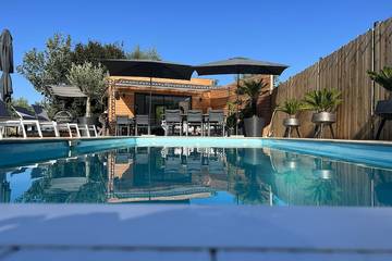 Gîte pour 2 personnes, avec jardin ainsi que piscine et jacuzzi dans les Deux-Sèvres