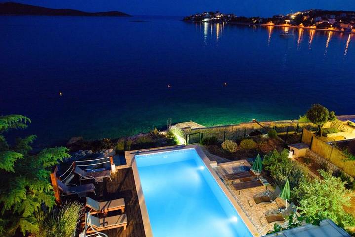 Villa pour 12 personnes, avec jardin ainsi que vue et piscine à Sevid