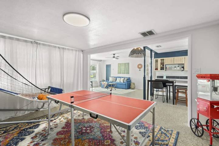 Vacation rental for 6 people, with yard and terrace, with pets in Indian Rocks Beach