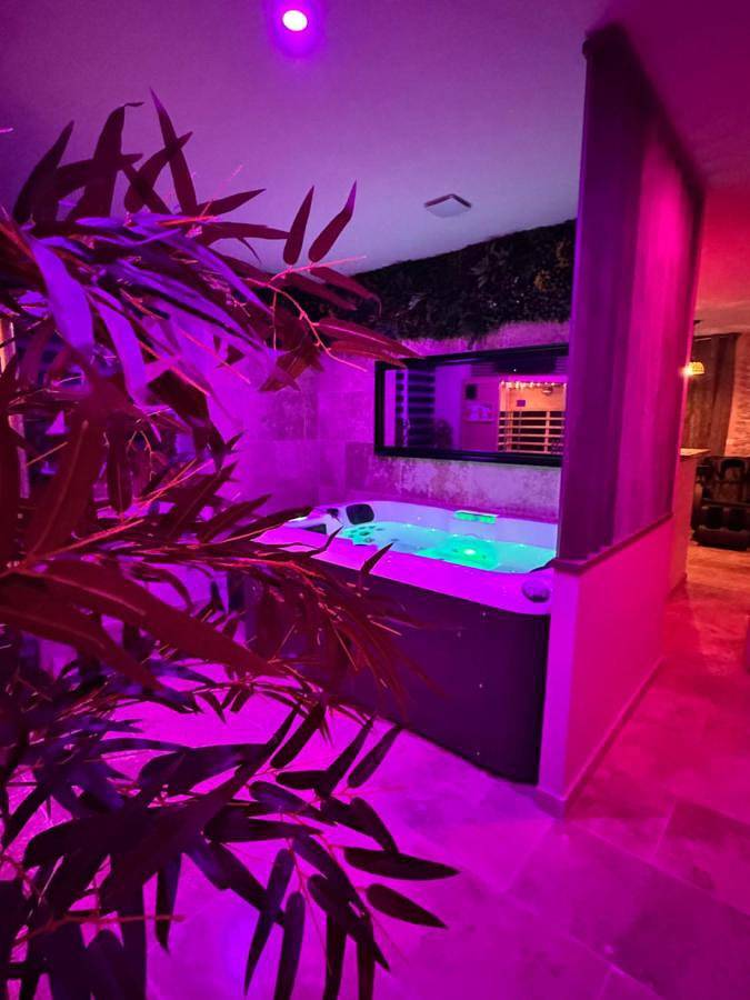 Hôtel pour 4 personnes, avec Jacuzzi ainsi que Sauna et Vue