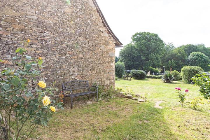 Gîte pour 5 personnes, avec vue ainsi que piscine et jardin à Beynat - 4