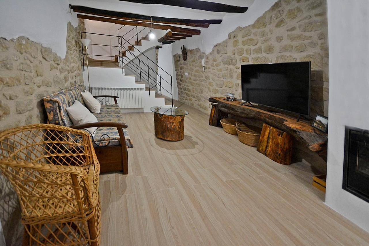 Two-Bedroom House in Calaceite, Provincia de Teruel