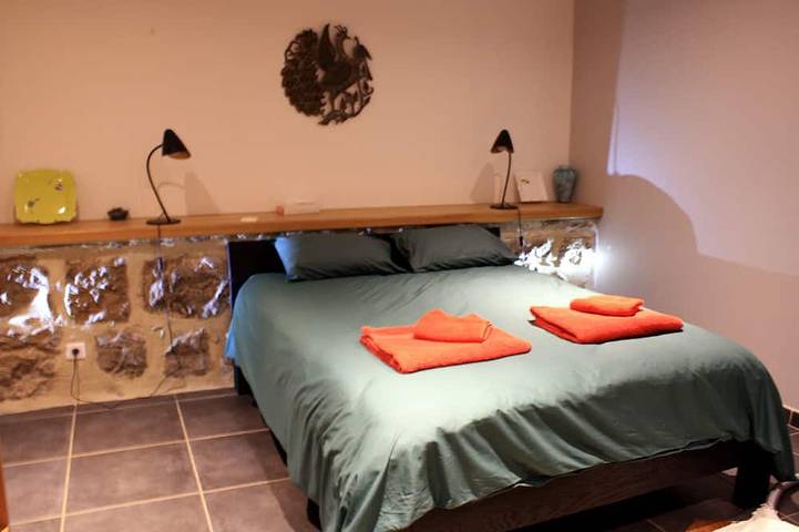 Location de vacances pour 6 personnes, avec terrasse et piscine ainsi que jacuzzi et jardin, animaux acceptés dans Marcoux - 3