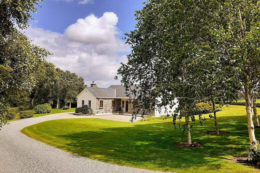 Fraoch Cottage, family friendly in Garrykennedy, County Tipperary in Nenagh, Lough Derg