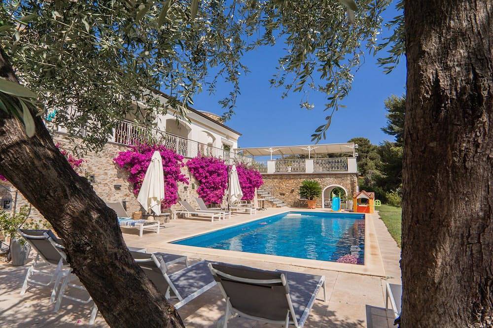 Laigueglia Esclusivo appartamento in villa con piscina e campo da tennis in Andora, Riviera di Ponente