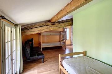 Gîte pour 17 personnes, avec jardin à Teyssode