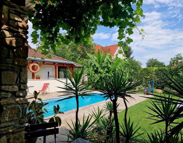 Gästehaus für 2 Personen, mit Ausblick und Pool sowie Garten - 1