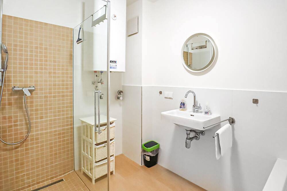 Ganze Wohnung, Ferienwohnung Pörtschach 52m² in Pörtschach am Wörthersee, Klagenfurt-Villach