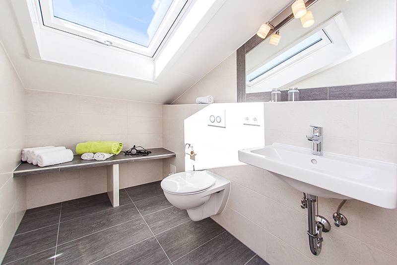 Zirbelstube - Appartement Wiesengrund - avec balcon et vue sur les montagnes environnantes in Reit im Winkl, Alpes bavaroises