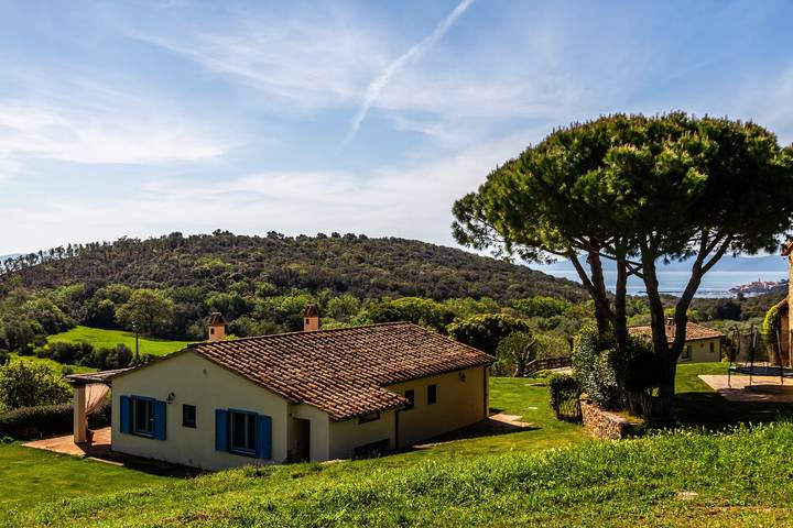 Geheel appartement, Appartement 'Casa Marino' met Uitzicht op Zee, Wi-Fi en Airconditioning in Orbetello, Parco Naturale della Maremma