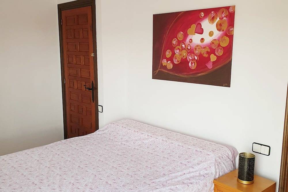 Miami Playa:Large house (max.11p) with pool+pataugoire,ideal for families in Miami Platja, Montroig