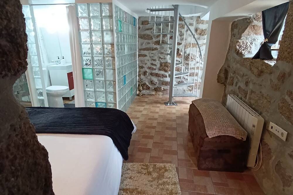 Casa típica de pedra em Paredes do pinhāo,S. Lourenço Riba pinhao/ sabrosa/, foto 6