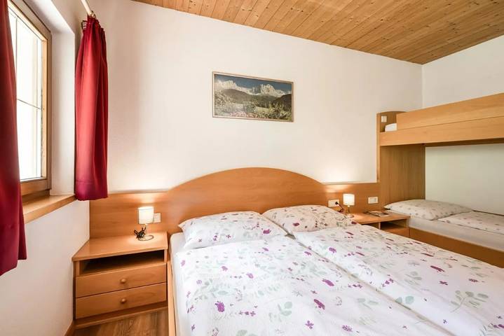 Ganze Wohnung, Urlaub auf dem Bauernhof Angererhof - Ferienwohnung 'Hannes' mit Bergblick, Garten und Wlan in Sand in Taufers, Südtirol