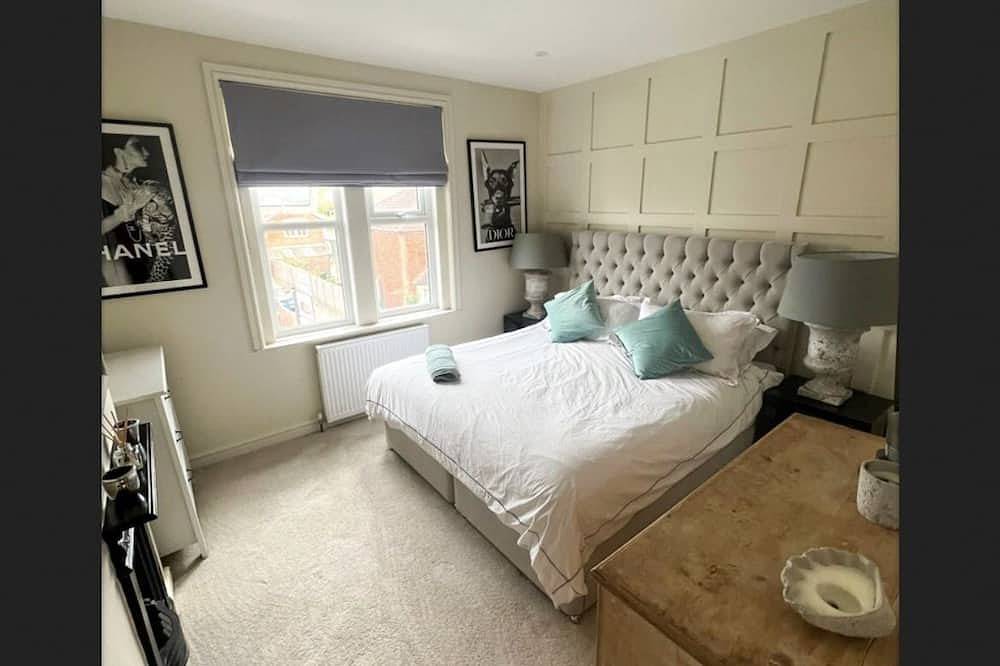 Petfriendly- Sleeps 6- Privategarden- Freeparking in Guildford, Surrey