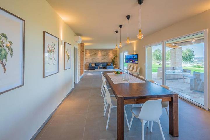 Location de vacances pour 18 personnes, avec piscine ainsi que vue et jardin, animaux acceptés à Tavullia - 4