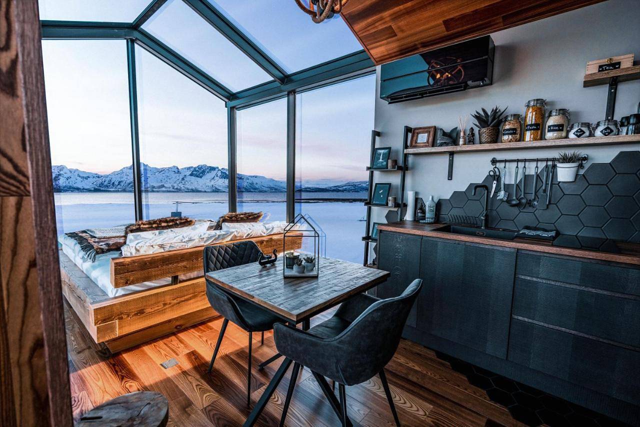 Aera - Glass cabins in Tromsø