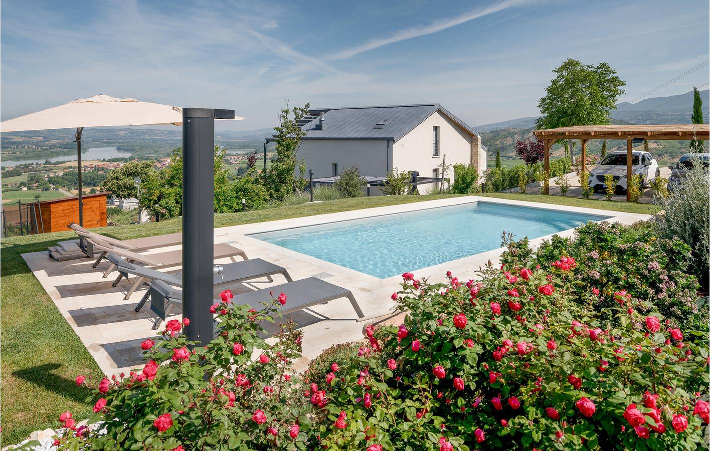 Appartamento di 250mq con parcheggio, aria condizionata, piscina e giardino - 1km da Tevere in Alviano, Provincia di Terni