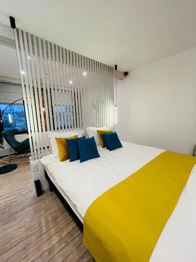 Deluxe Double Room with Extra Bed in Namur, Région de Namur