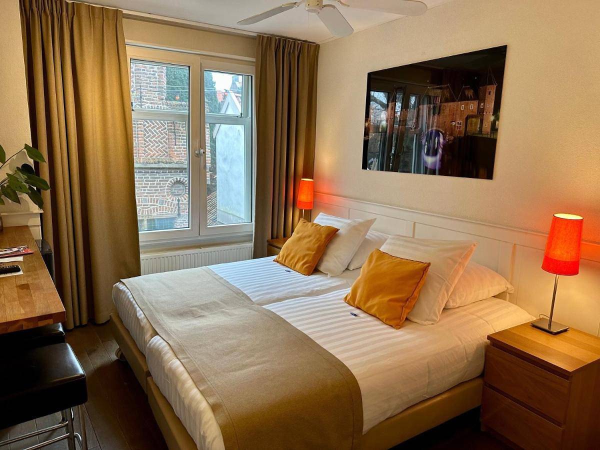 Long John's Pub & Hotel in Utrecht und Umgebung