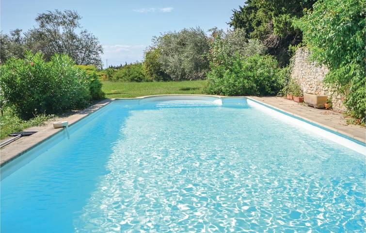 Appartement de Valréas : piscine, jardin, cuisine et Internet in Valréas, Enclave de Valreas