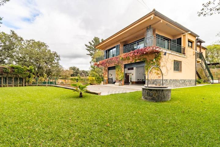 Casa rural para 8 personas, con Balcón y Terraza además de Jardín y Piscina en Riudellots de la Selva - 3