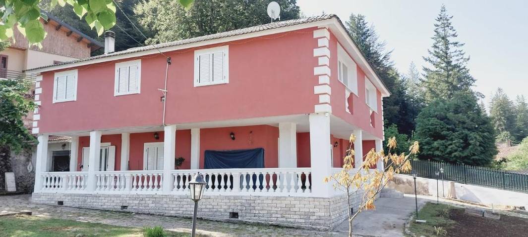 Casa vacanza per 5 persone, con giardino e terrazza in Bagnoli Irpino
