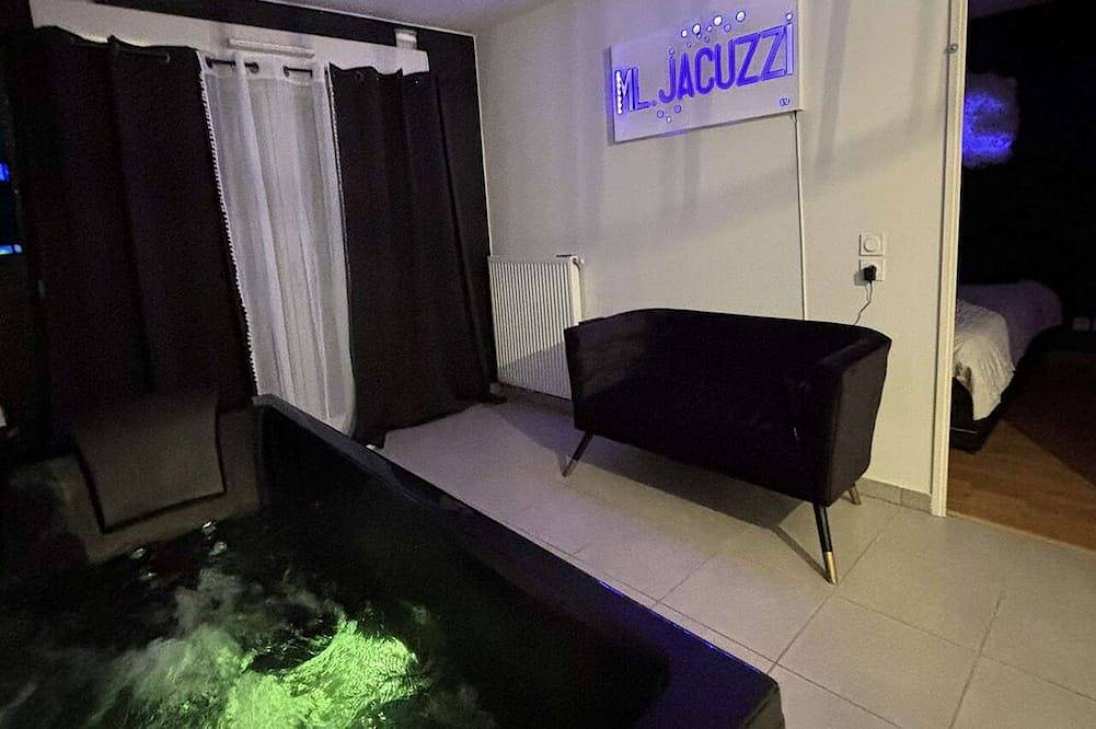 Appartement entier, Apparemment Cosy Avec Jacuzzi in Pierre-Bénite, Lyon et ses environs