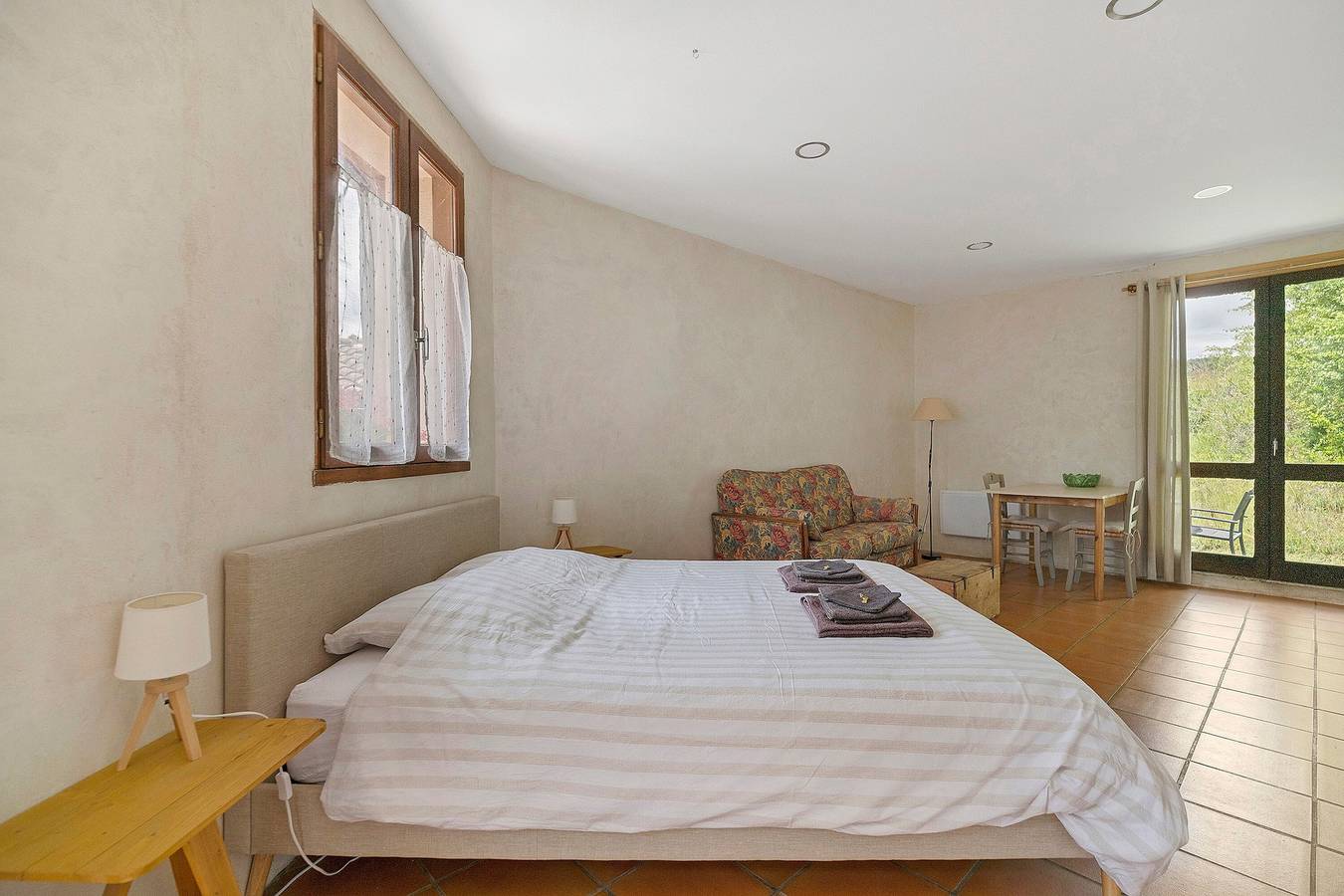 Studio entier, Studio rural au pied de Puycelsi in Puycelsi, Région d'Albi