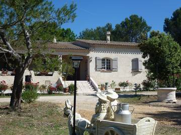 Chambre d’hôte pour 2 personnes, avec jardin à Lambesc